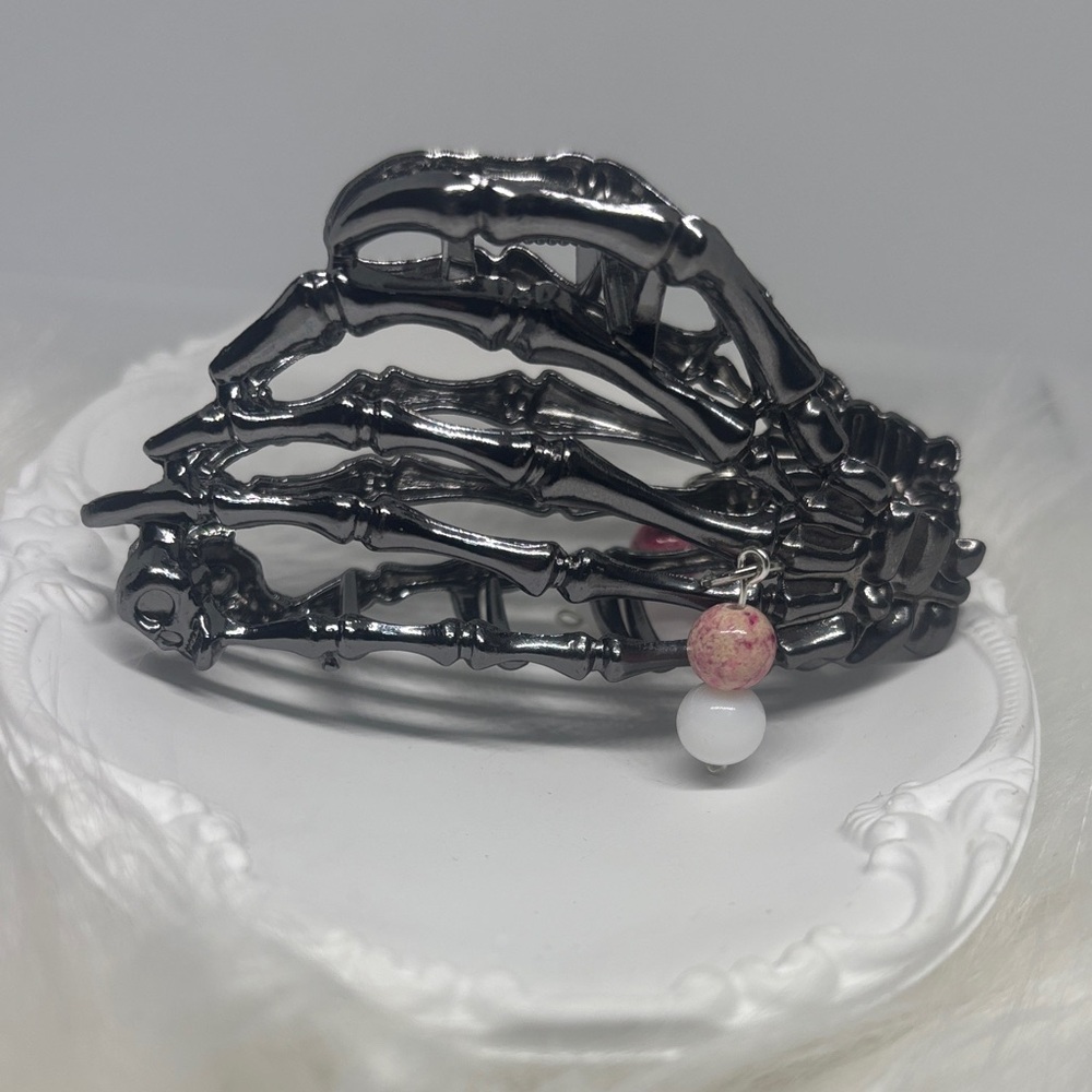Skelly Fingers Red Druzy Metal Hair Clip